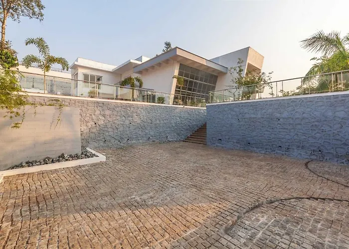 Stayvista'S White Pebbles - A Villa With Theater Room & Swimming Pool Lonavala